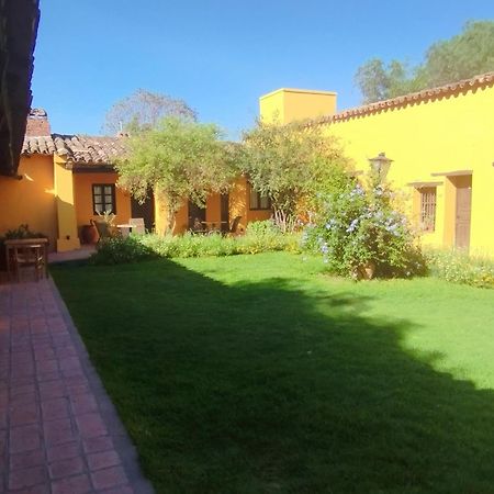 Hotel La Casona De Moldes à Coronel Moldes Extérieur photo