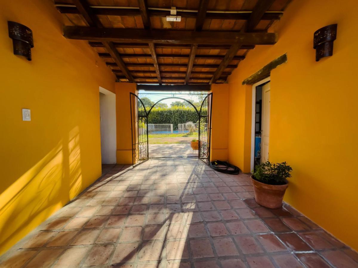 Hotel La Casona De Moldes à Coronel Moldes Extérieur photo